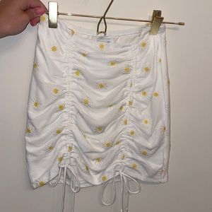 NWOT princess polly daisy skirt